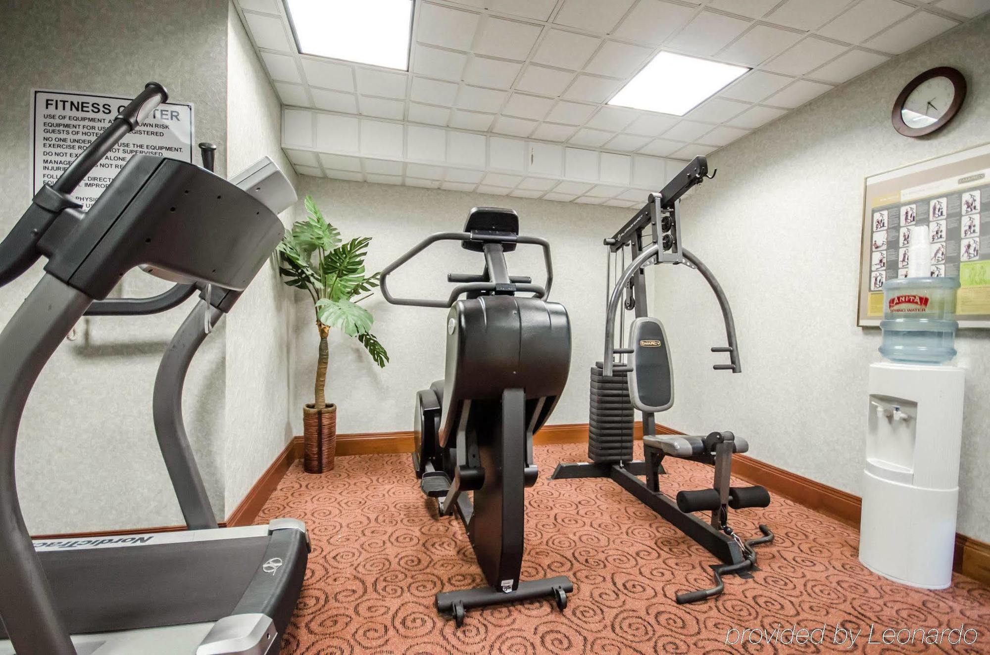 Quality Inn & Suites Sellersburg Bagian luar foto